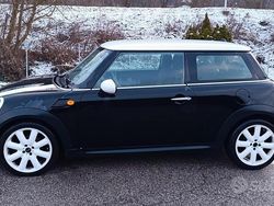 Nero Usata 2009 Mini Cooper D Due volumi | 4000 € (Buon prezzo)