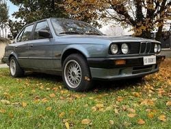 Blu Usata 1988 BMW 324 Tre volumi | 7000 €