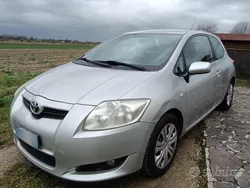 Usata 2007 Toyota Auris Tre volumi | 3500 € (Ottimo prezzo)