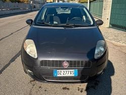 Nero Usata 2010 Fiat Grande Punto Due volumi | 2900 €