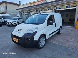 Bianco pastello Usata 2018 Peugeot Bipper Premium Monovolume | 8500 € (Molto cara)