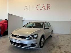 Argento Usata 2015 VW Golf VII Trendline Tre volumi | 10.200 € (Buon prezzo)