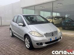 Grigio Usata 2007 Mercedes A150 Elegance Tre volumi | 2700 € (Buon prezzo)
