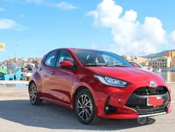 Usata 2023 Toyota Yaris Hybrid Due volumi | 18.999 € (Buon prezzo)