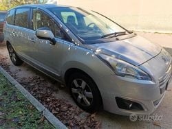 Usata 2015 Peugeot 5008 Business-Line Monovolume | 6900 € (Ottimo prezzo)