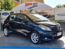 Bianco Usata 2012 Toyota Yaris Lounge Tre volumi | 4899 € (Buon prezzo)