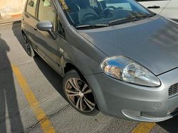 Grigio Usata 2010 Fiat Grande Punto Due volumi | 4000 € (Buon prezzo)