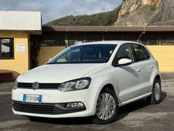 Bianco Usata 2016 VW Polo Comfortline Tre volumi | 9700 € (Buon prezzo)