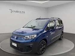 Blu/azzurro Usata 2023 Fiat Doblò Launch Edition Monovolume | 19.920 €