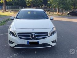 Bianco Usata 2015 Mercedes A180 Premium Tre volumi | 8900 € (Super prezzo)