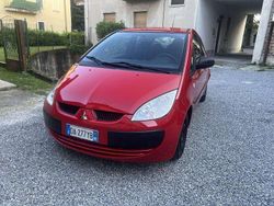 Rosso Usata 2006 Mitsubishi Colt Invite Tre volumi | 4900 € (Molto cara)