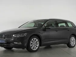 Grigio Usata 2023 VW Passat Business Station wagon | 30.800 € (Buon prezzo)