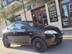Nero Usata 2015 Lancia Ypsilon Due volumi | 7990 € (Buon prezzo)