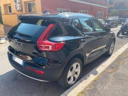 Nero Usata 2021 Volvo XC40 Momentum SUV | 24.000 € (Buon prezzo)