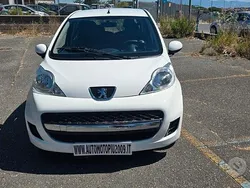 Bianco Usata 2012 Peugeot 107 Access Due volumi | 4300 € (Ottimo prezzo)