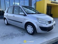 Grigio Usata 2006 Renault Scénic II Dynamique Monovolume | 1500 € (Ottimo prezzo)
