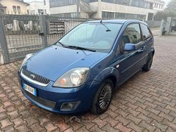 Blu Usata 2007 Ford Fiesta Ghia Tre volumi | 1800 € (Ottimo prezzo)