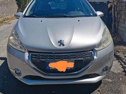 Argento Usata 2013 Peugeot 208 Active Due volumi | 5800 € (Buon prezzo)