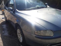 Usata 2003 Alfa Romeo 147 Due volumi | 1000 € (Buon prezzo)