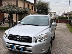 Grigio Usata 2006 Toyota RAV4 SUV | 4900 €