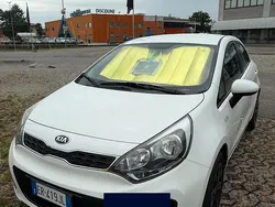 Bianco Usata 2013 Kia Rio LX Tre volumi | 6490 € (Buon prezzo)