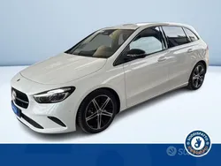 Bianco metallizzato Usata 2023 Mercedes B180 Advanced Monovolume | 33.700 € (Cara)