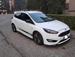 Bianco Usata 2016 Ford Focus ST-Line Tre volumi | 7000 € (Ottimo prezzo)