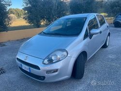 Grigio Usata 2016 Fiat Punto Lounge Tre volumi | 5900 € (Buon prezzo)