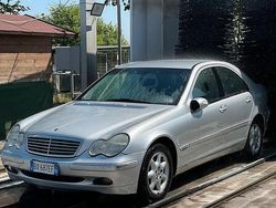 Grigio Usata 2001 Mercedes C180 Elegance Tre volumi | 2000 € (Ottimo prezzo)