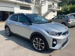 Grigio Usata 2019 Kia Stonic SUV | 13.990 € (Buon prezzo)