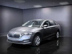 Antracite Usata 2023 Skoda Octavia Executive Tre volumi | 22.900 € (Buon prezzo)