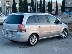 Grigio Usata 2007 Opel Zafira Monovolume | 2900 € (Buon prezzo)