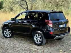 Blu/azzurro Usata 2011 Toyota RAV4 SUV | 9500 € (Buon prezzo)