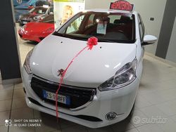 Bianco Usata 2013 Peugeot 208 Active Due volumi | 6890 € (Cara)