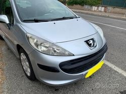 Grigio Usata 2007 Peugeot 207 Tre volumi | 1999 € (Ottimo prezzo)