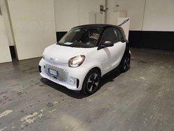 Bianco / tetto nero Usata 2022 Smart ForTwo Coupé Passion Due volumi | 11.390 € (Ottimo prezzo)