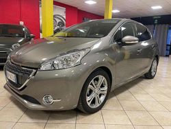 Grigio scuro Usata 2012 Peugeot 208 Allure Due volumi | 5790 € (Buon prezzo)