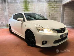 Lexus CT200h