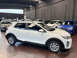 Bianco Usata 2021 Kia Stonic Urban SUV | 14.900 € (Buon prezzo)