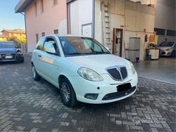Bianco Usata 2011 Lancia Ypsilon Platinum Due volumi | 2700 € (Ottimo prezzo)