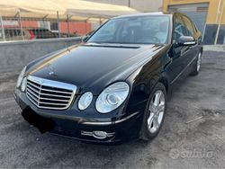 Nero Usata 2007 Mercedes E280 Tre volumi | 7900 €