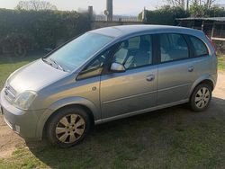 Grigio Usata 2004 Opel Meriva Monovolume | 4000 € (Molto cara)
