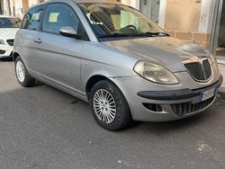 Grigio Usata 2004 Lancia Ypsilon Due volumi | 1790 € (Buon prezzo)