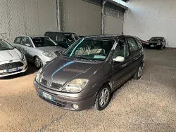 Argento Usata 2003 Renault Scénic II Monovolume | 750 € (Cara)