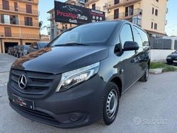 Grigio Usata 2020 Mercedes Vito Tre volumi | 20.000 € (Molto cara)