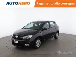Nero Usata 2019 Dacia Sandero Comfort Due volumi | 8899 € (Buon prezzo)