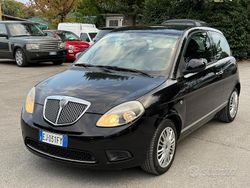 Nero Usata 2011 Lancia Ypsilon Platinum Due volumi | 3600 € (Buon prezzo)