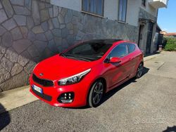 Rosso Usata 2016 Kia Ceed Due volumi | 13.500 €