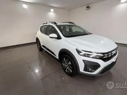 Bianco Nuova 2025 Dacia Sandero Expression Tre volumi | 16.990 € (Buon prezzo)