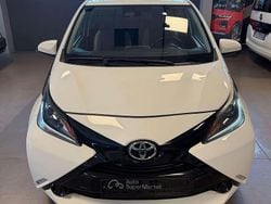 Bianco Usata 2017 Toyota Aygo X-play Due volumi | 7490 € (Ottimo prezzo)